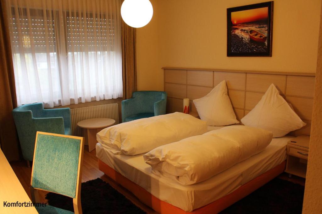 Legend Hotel Biebesheim am Rhein Room photo